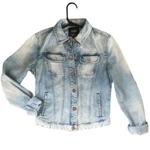 Light wash denim jacket